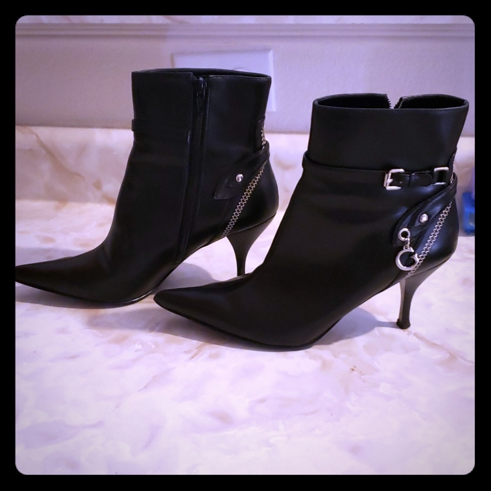 Guess boots